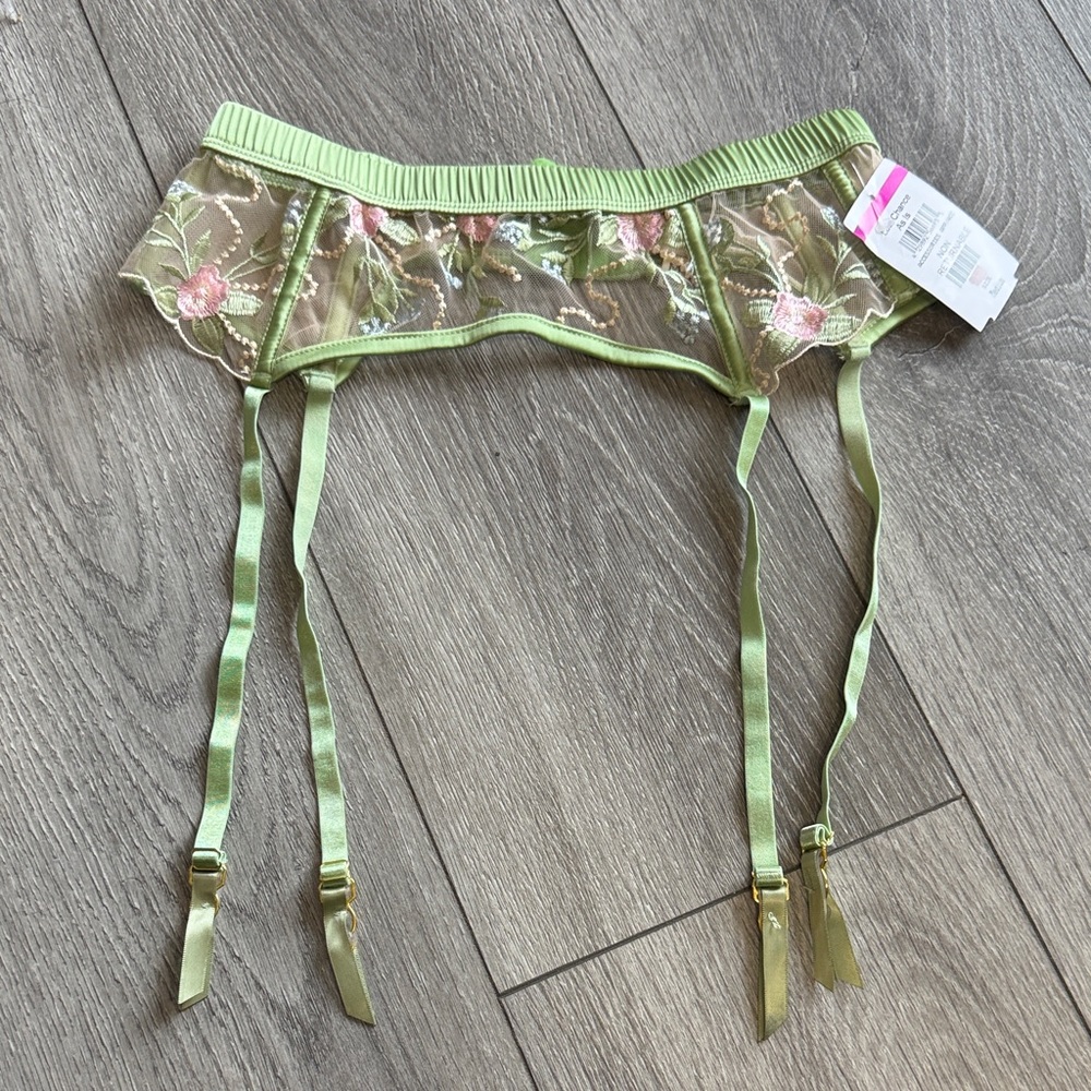 NWT Kilo Brava Green Floral Embroidered Garter Belt
